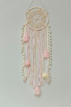 Atrapasueños beige con rosado
