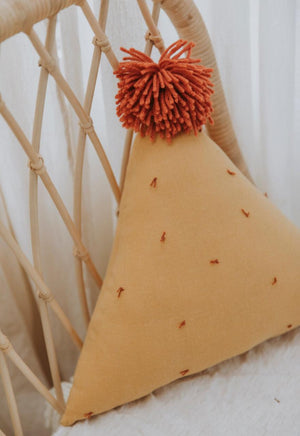 Cojín triangular Mostaza